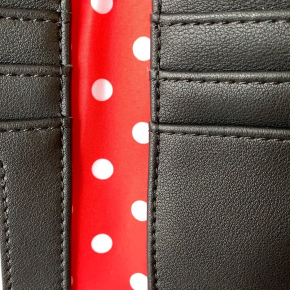 Loungefly x Minnie Mouse Polka Dot Wallet - Picture 11 of 16
